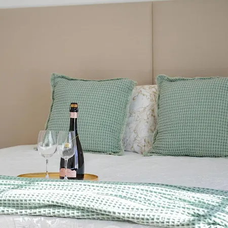 Holidays Octopussy بيت للعطل *