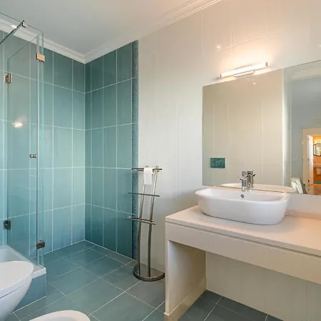 Holidays Octopussy بيت للعطل