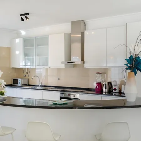 Holidays Octopussy *