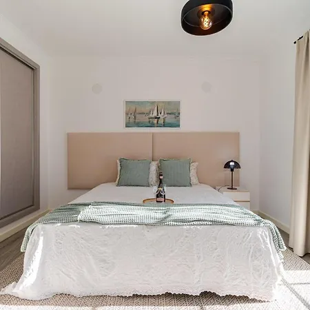 Holidays Octopussy * Montinhos da Luz